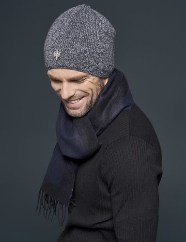 Bonnet polaire pour le ski de la marque Pipolaki